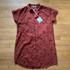 Bridge & Burn Loren Shirt Dress - Rust fil-coupé pyramids - L